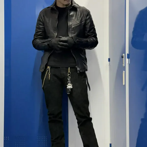 無骨で繊細なレザージャケット