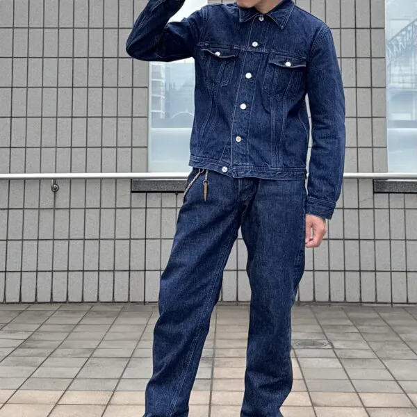 洗練されたデニムセットアップ