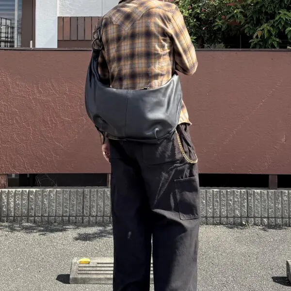 遠出にも使える大きめのバナナバッグ